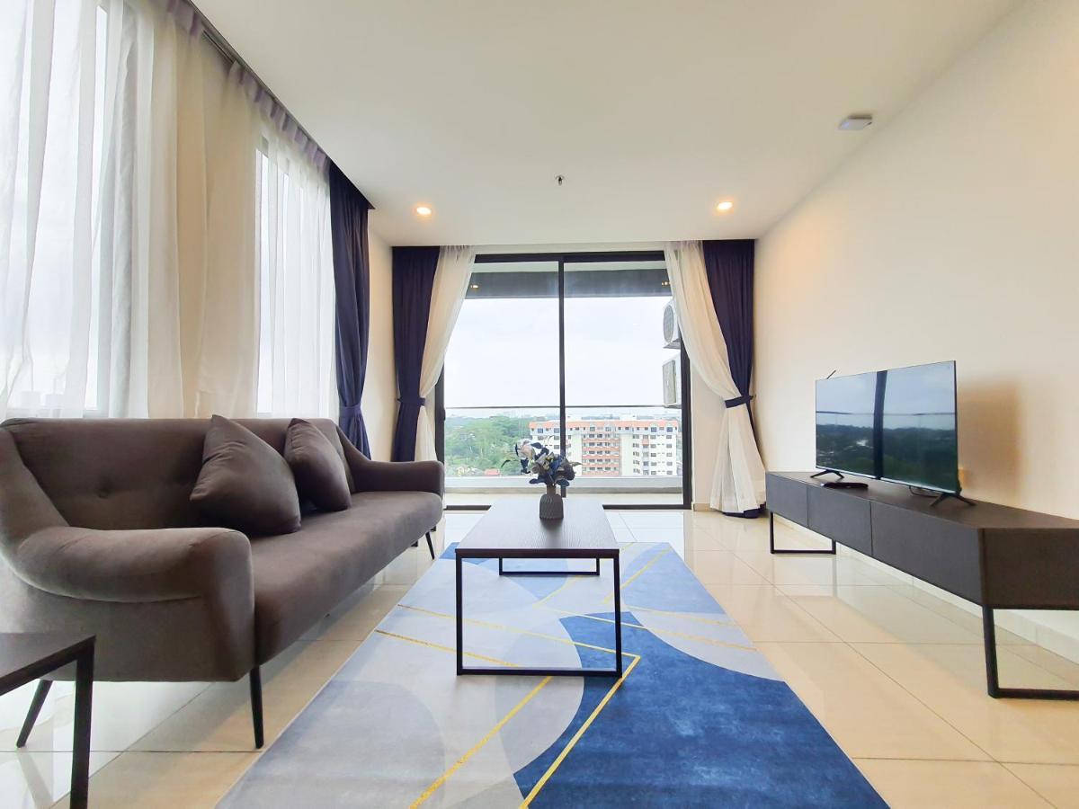 Ramada Suites By Wyndham The Straits Джохор-Бару Экстерьер фото