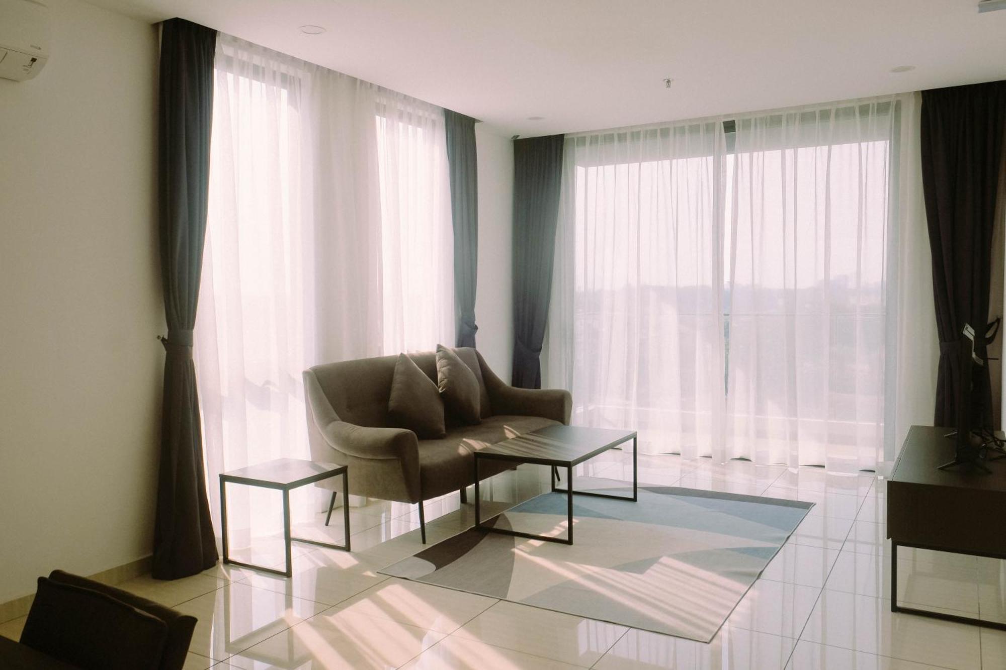 Ramada Suites By Wyndham The Straits Джохор-Бару Экстерьер фото